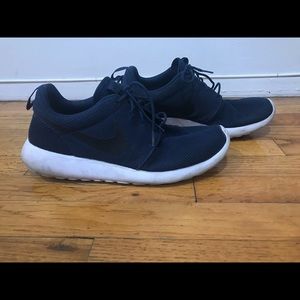 Navy Nike roshe sneakers men